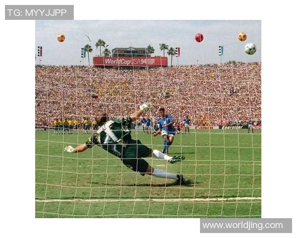 足球明星意外踢飞鞋子引发热议视频曝光瞬间搞笑场面引人关注 足球明星意外踢飞鞋子引发热议视频曝光瞬间搞笑场面引人关注